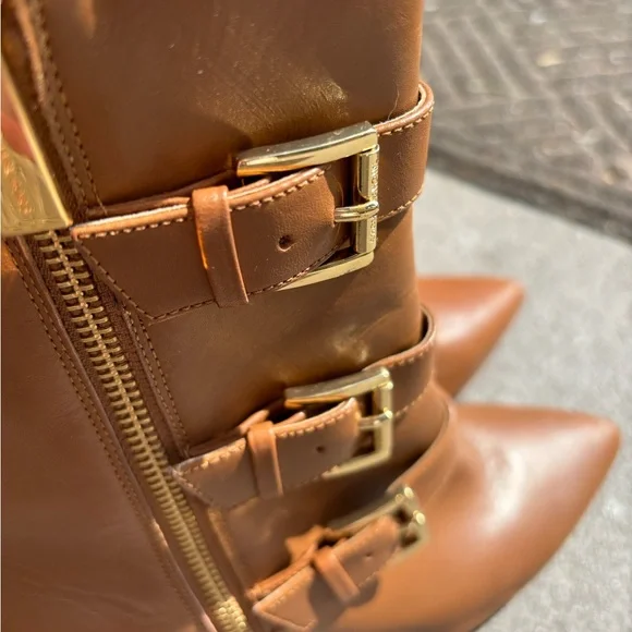 Gorgeous Brown Michael Kors Boots with Gold Zippers and Buckles - EUC Sz 6.5 - Picture 7 of 9